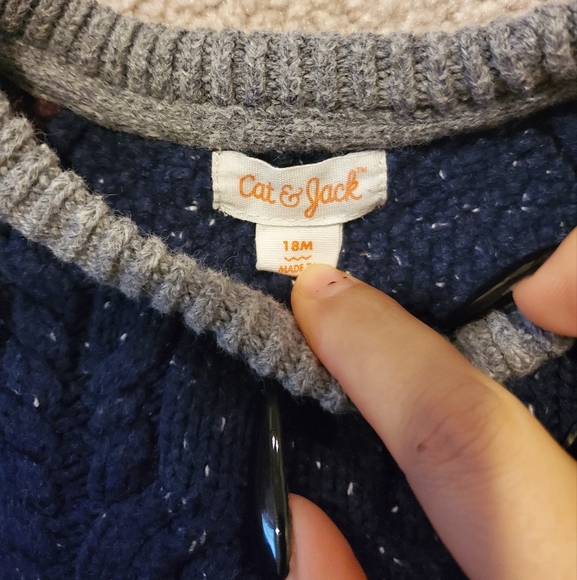 Colorblock Cable Knit Sweater - Picture 3 of 3